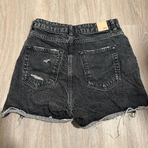Zara Distressed Shorts - 6 - Picture 3 of 3
